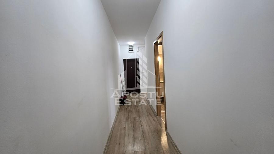 Apartament cu 3 camere si 2 bai, centrala proprie, zona Aradului