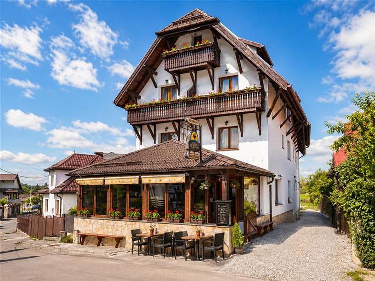 Langa Castelul Bran: Pensiune + restaurant + transfer afacere activa