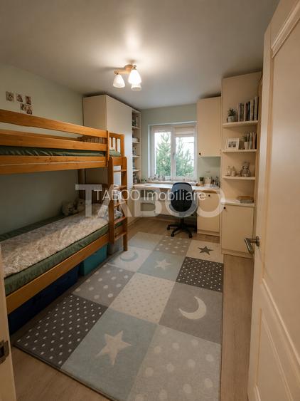 Apartament 3 camere de vanzare mobilat in Manastur zona Negoiu etaj 3 - 5