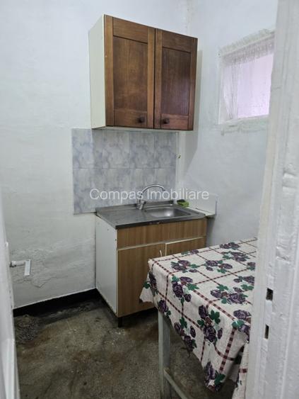 Garsoniera Savinesti spatioasa in zona curată - 6