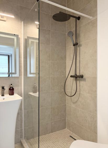 APARTAMENT CU 3 CAMERE SI TERASA - RENOVAT - IMOBIL 2004 - RETRAS - AVIATORILOR