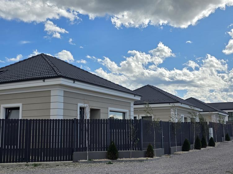 Casa individuala cu 4 camere, teren 500mp, zona Primaverii, Rasnov