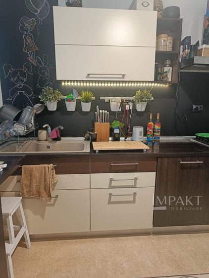 Apartament în Andrei Mureșanu – cu parcare & boxă