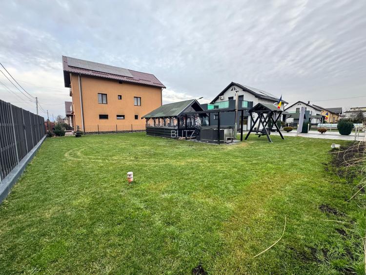 Casă modernă, complet mobilată, cu panouri solare, jacuzzi,aproape de oras - 12