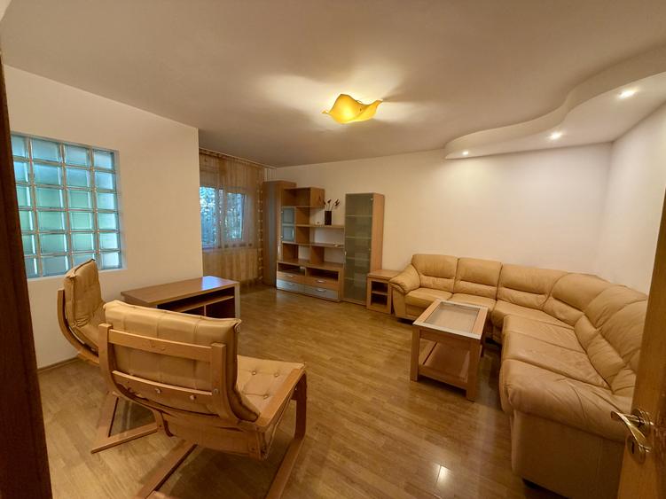 Apartament 3 camere decomandat Lujerului la 7 min de Metrou, zona superba- 2 bai