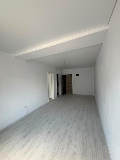 Garsonieră decomandată, compartimentare eficientă, balcon– Etaj 1/6- Comision 0