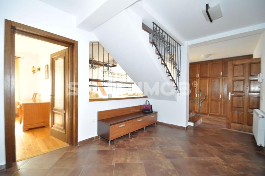 Casa mobilata cinci camere Cristian