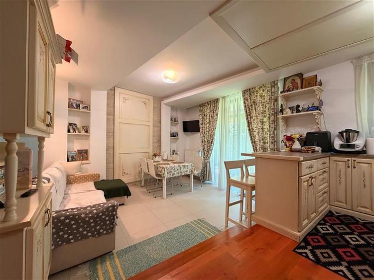 Casa tip duplex, zona Centru