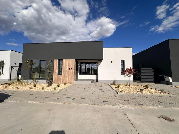 Case pe parter cu arhitectură mediteraneană – confort, eleganță și spațiu