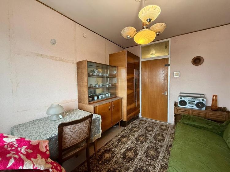 3 camere | Teiul Doamnei | Bloc din 83 | Reabilitat