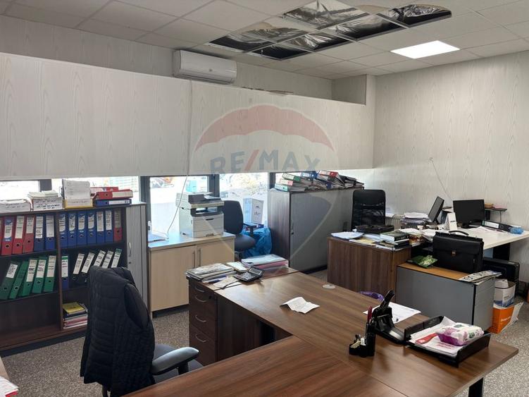 De vanzare hala 1738mp, administrativ 514mp, teren total 4815mp