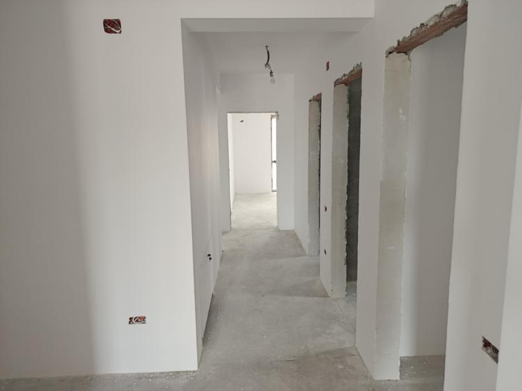 Casa 4 camere nou construita