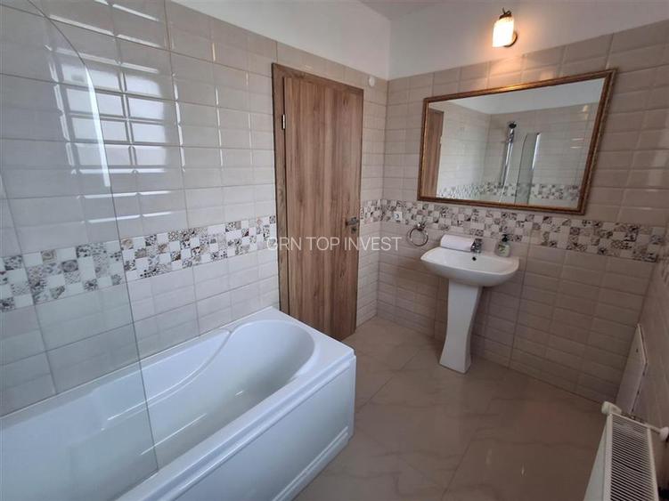 Apartament 3 camere decomandat 2 bai parcare Sura Mare - 11