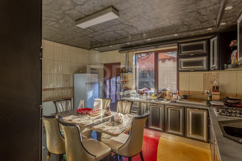 Vila cu 5 camere - Teren 400mp - Aparatorii Patriei