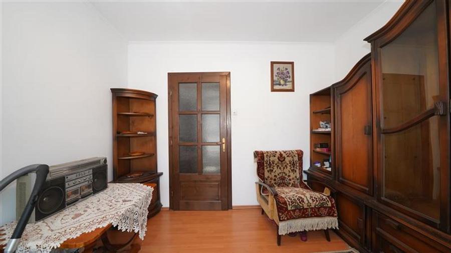 3 camere | 2 bai | 3 balcoane | etaj 4/8 | Rogerius