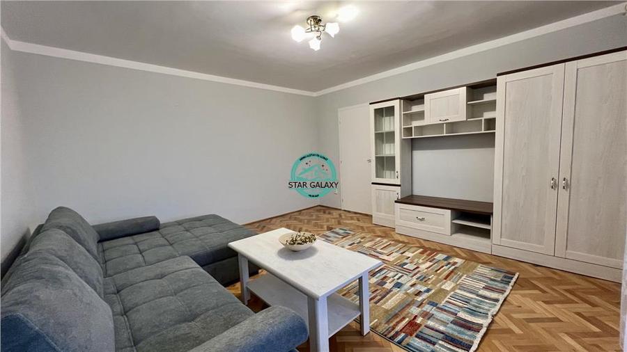 Inchiriez apartament cu 4 camere, complet mobilat zona Ultracentrala