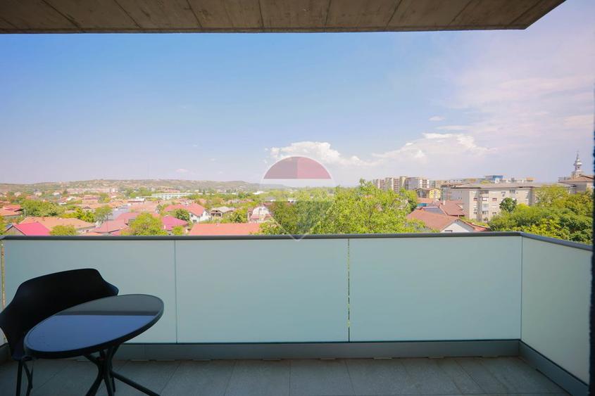De vânzare apartament cu 2 camere și parcare - Grand Hill Residence