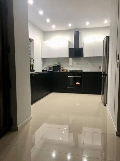 Casă de vânzare | 5 Camere | 150 mp | Zona Micesti
