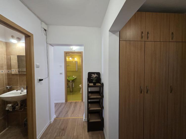 Apartament 3 camere,zona Piata Centrala