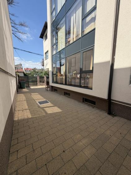 Cladire Birouri | Spatiu Comercial | Grivita | 13 camere | Parcari
