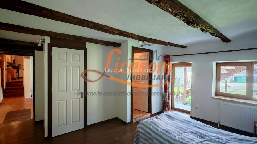 CASA SASEASCA comuna VULCAN,zona foarte buna,teren 3000 mp - 7