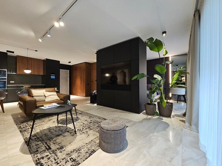 Apartament 2 camere, etaj 4 din 6, ultrafinisat, zona Iulius Mall