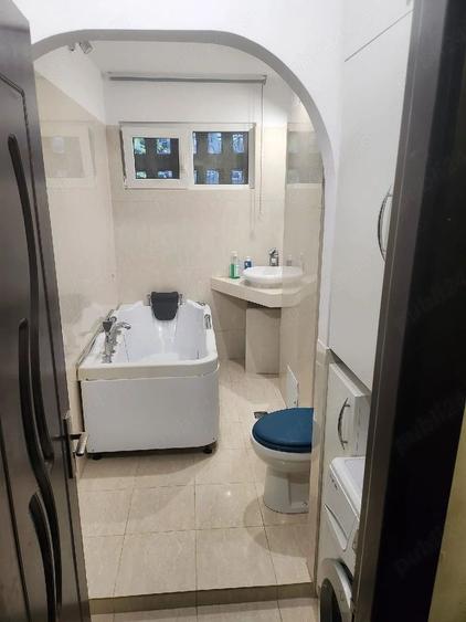 Apartament 3 camere. Zona Covasna, Brancoveanu.  Parcare.