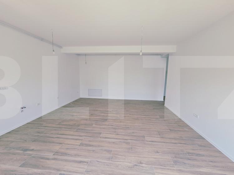 Spatiu, de vanzare, 77 mp, zona Torontalului