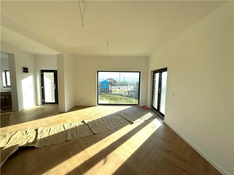 Vila premium P+E 4 cam, asfalt, canalizare,Notariat Miroslava