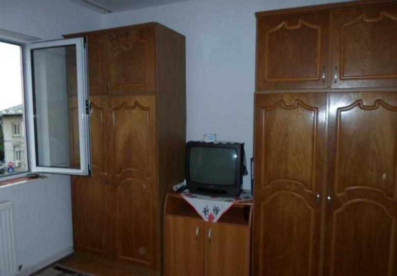 Apartament 3 camere de inchiriat in Ploiesti , langa UCECOM