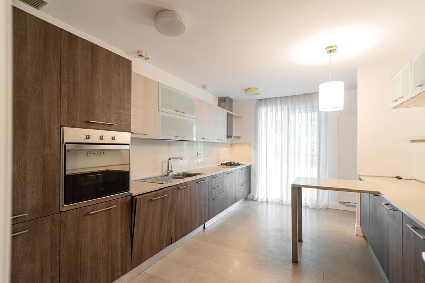 Viila for sale in Oxford Gardens, private pool & park, close by American School