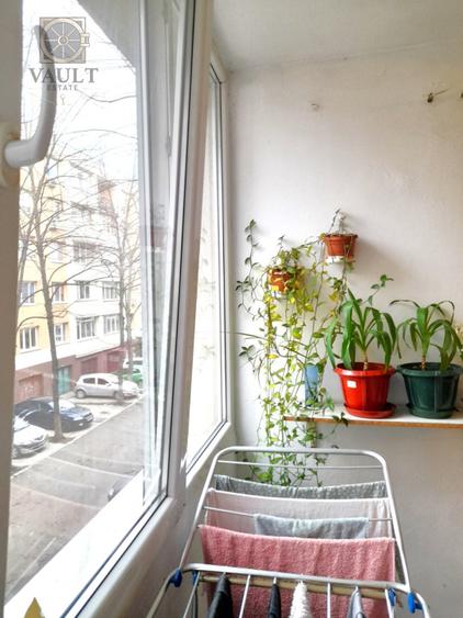 Apartament 4 camere -Garaj de 17 ,25 mp- 5 minute metrou Romancierilor