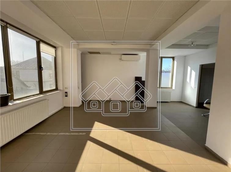 Spatiu birouri 60 mp de inchiriat | Cladire moderna, Etaj 1
