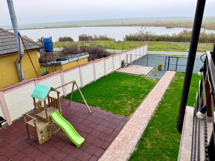 Pensiune turistica de vanzare in Corbu vedere lac afacere la cheie