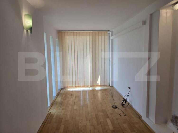Casa cu piscina ,7 camere, 447 mp - teren 1535mp, Vetis