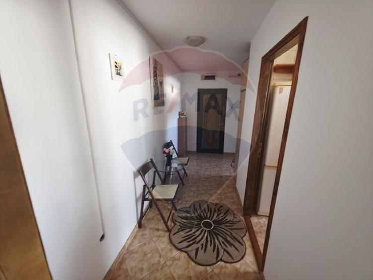 Apartament cu 2 camere de închiriat în zona Central
