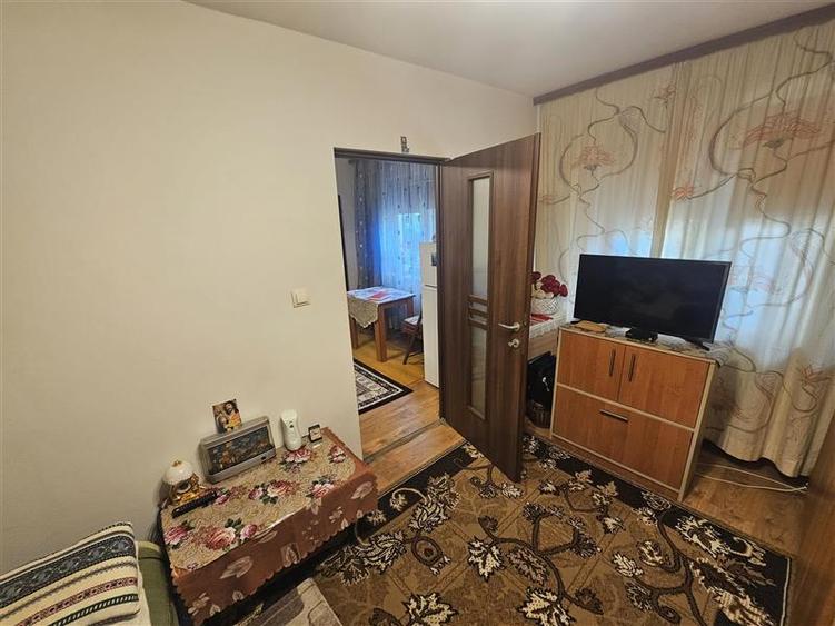 Resita, 2 Cam. Mobilat+Utilat, Et. 1, Micro 2