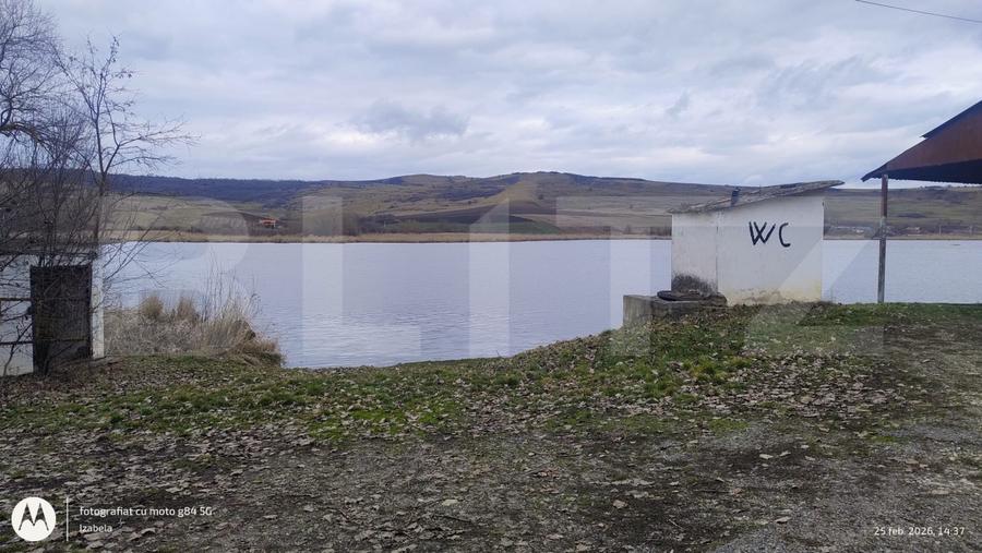 Oportunitate investițională-Proprietate cu lac privat in Geaca