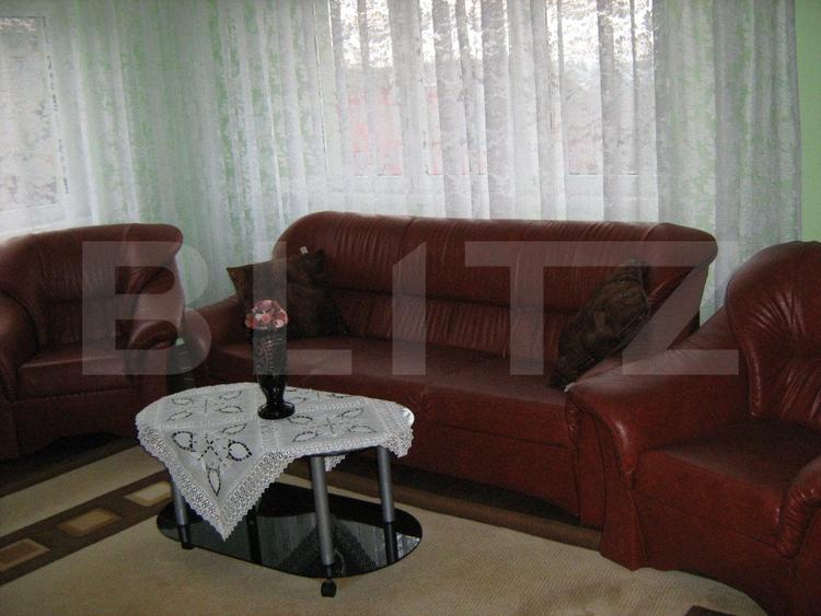 Casa individuala, 546 mp, 8 camere, 2 garaje, 1396 mp teren, Feleacu