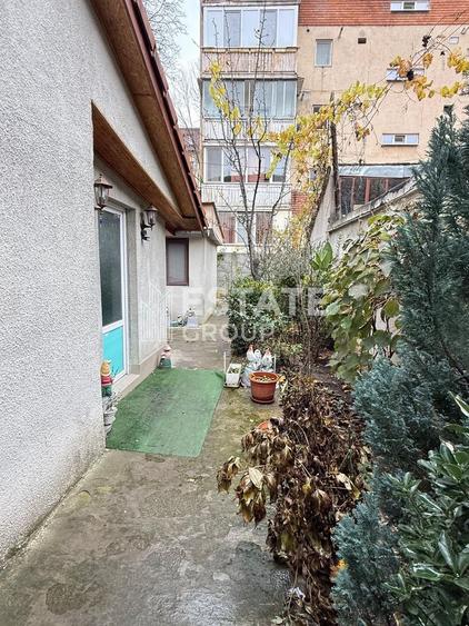 Casa individuala 5 camere plus anexe, zona Girocului