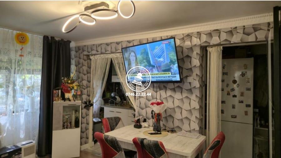 Apartament 3 camere semidecomandat bloc fara risc - Podu Ros
