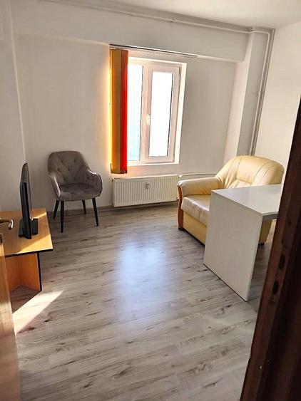 Apartament 3 camere Calea Călărașilor – Metrou Piața Muncii