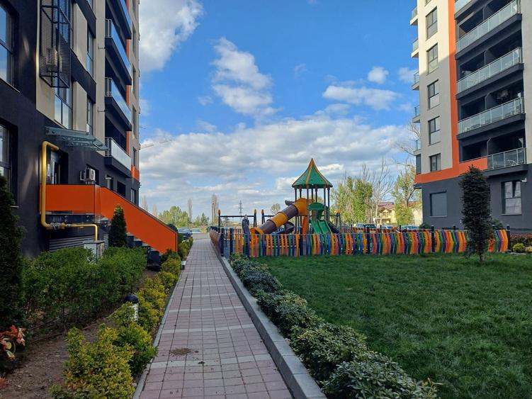 Apartament 2 camere decomandat+loc parcare -zona Compozitori