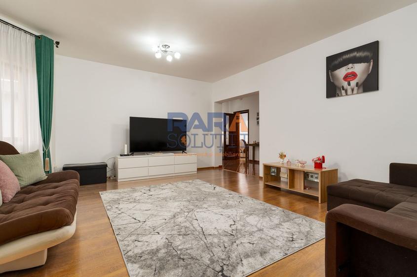 Casă 2013, teren 1366 mp, zonă centrală