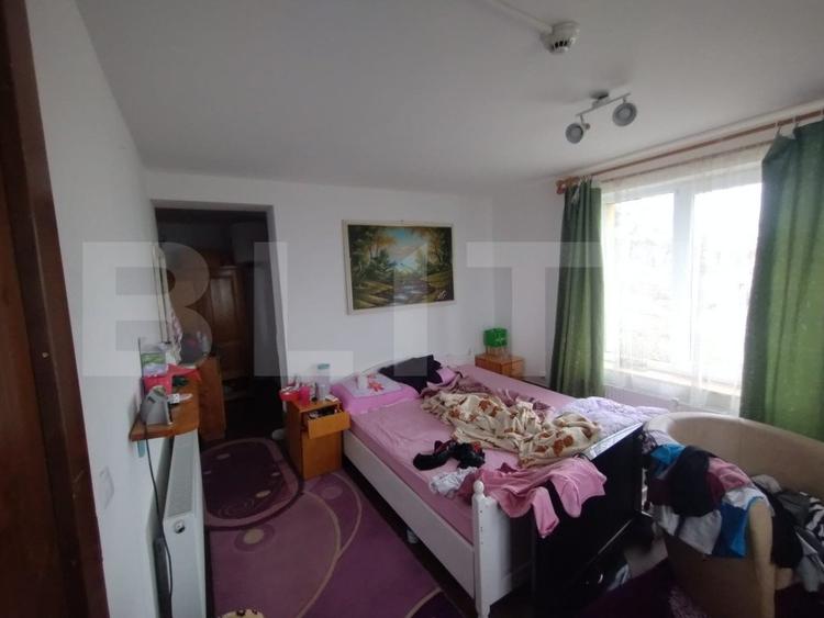 Villa, 500 mp, 7 camere, 3500 mp teren, zona Stramba