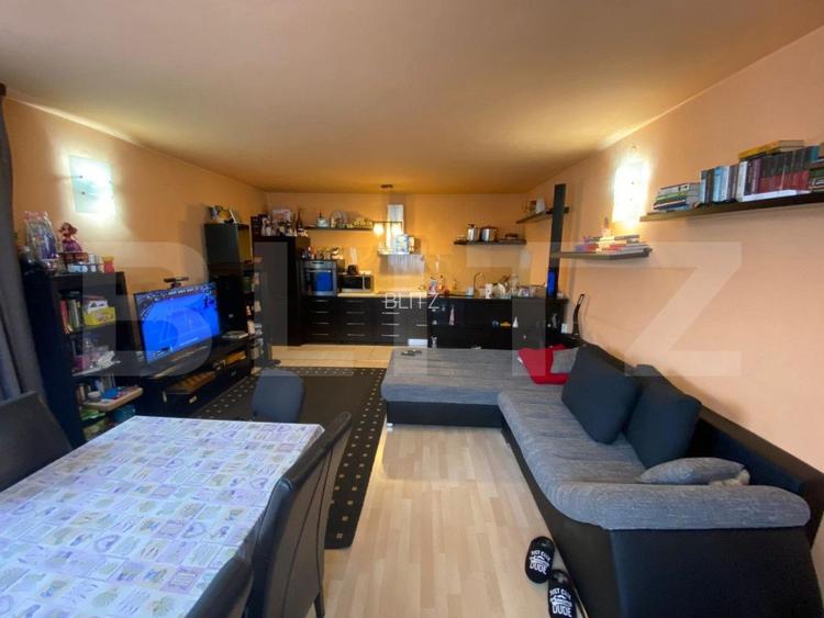 Casa de 284 mp, impartit in 3 apartamente, teren 503 mp, Grivitei Comision 0%! - 2