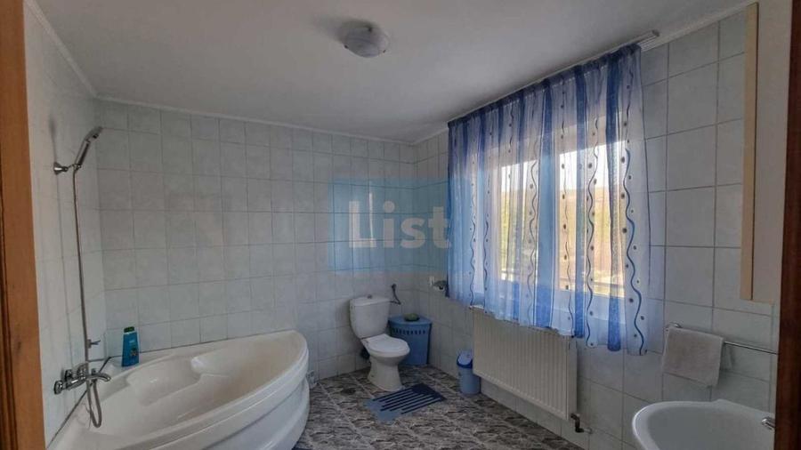 House for sale in Călinești, Argeș