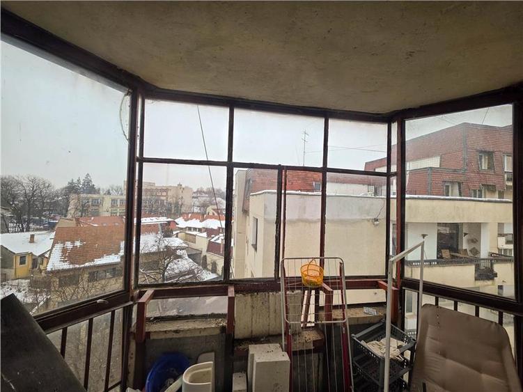 Apartament 3 camere, UMF, 2 bai, Ultracentral, renovat complet,Targu Mures