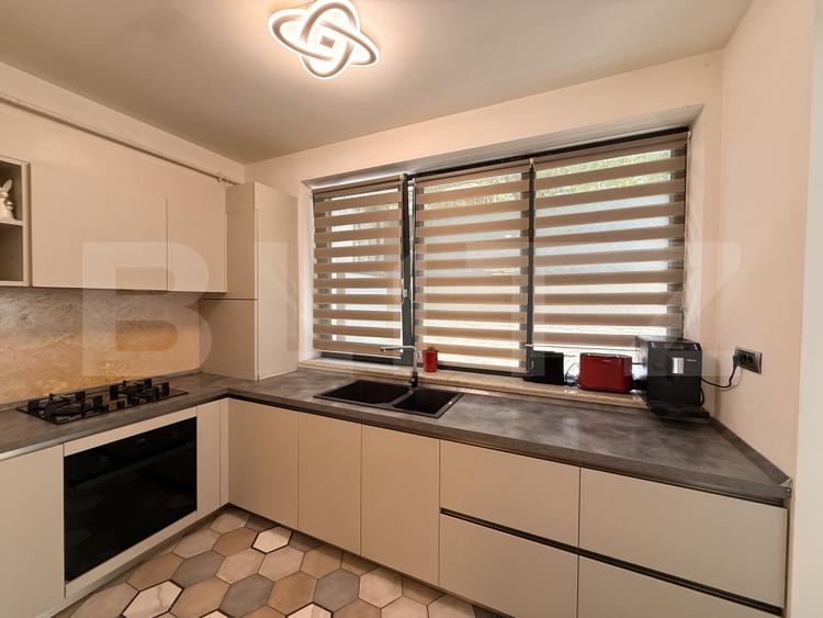 Apartament 4 camere, 112.05 mp, 2 niveluri, curte, loc de parcare, Ultracentral