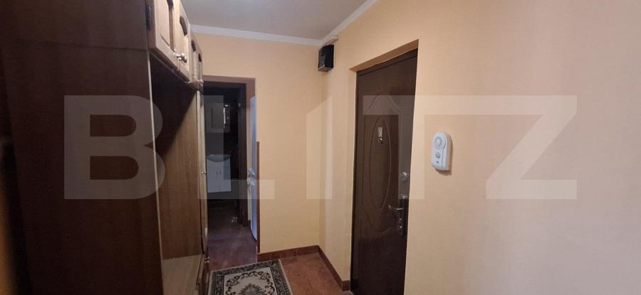 Apartament 2 camere , cu 2 balcoane și pivnița , zona Micro 17